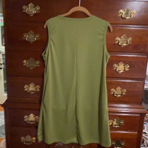 Ladies top - Picture 2 of 2